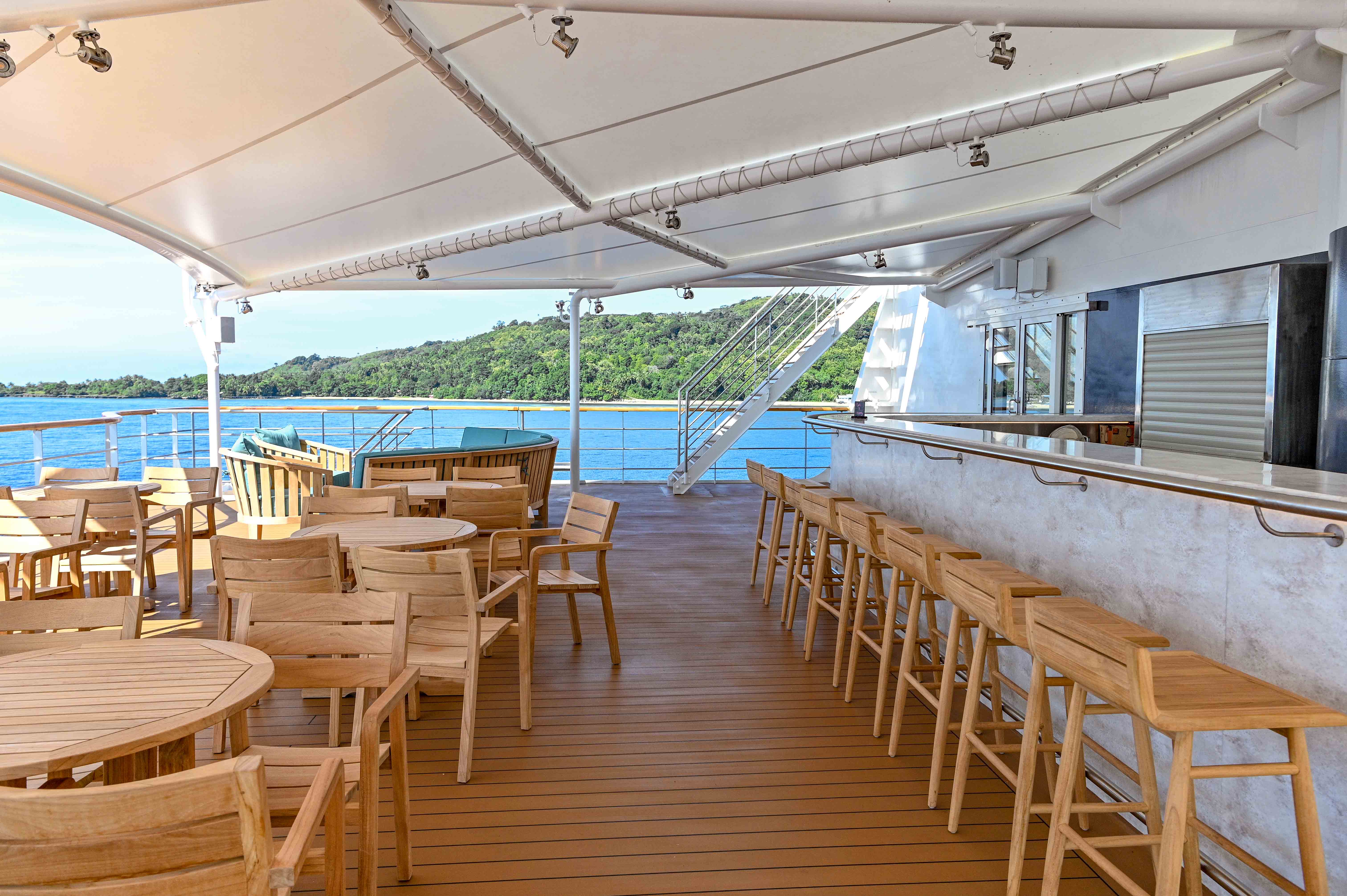 Coral Expeditions - Coral Adventurer - Sun Deck Bar 3.jpg