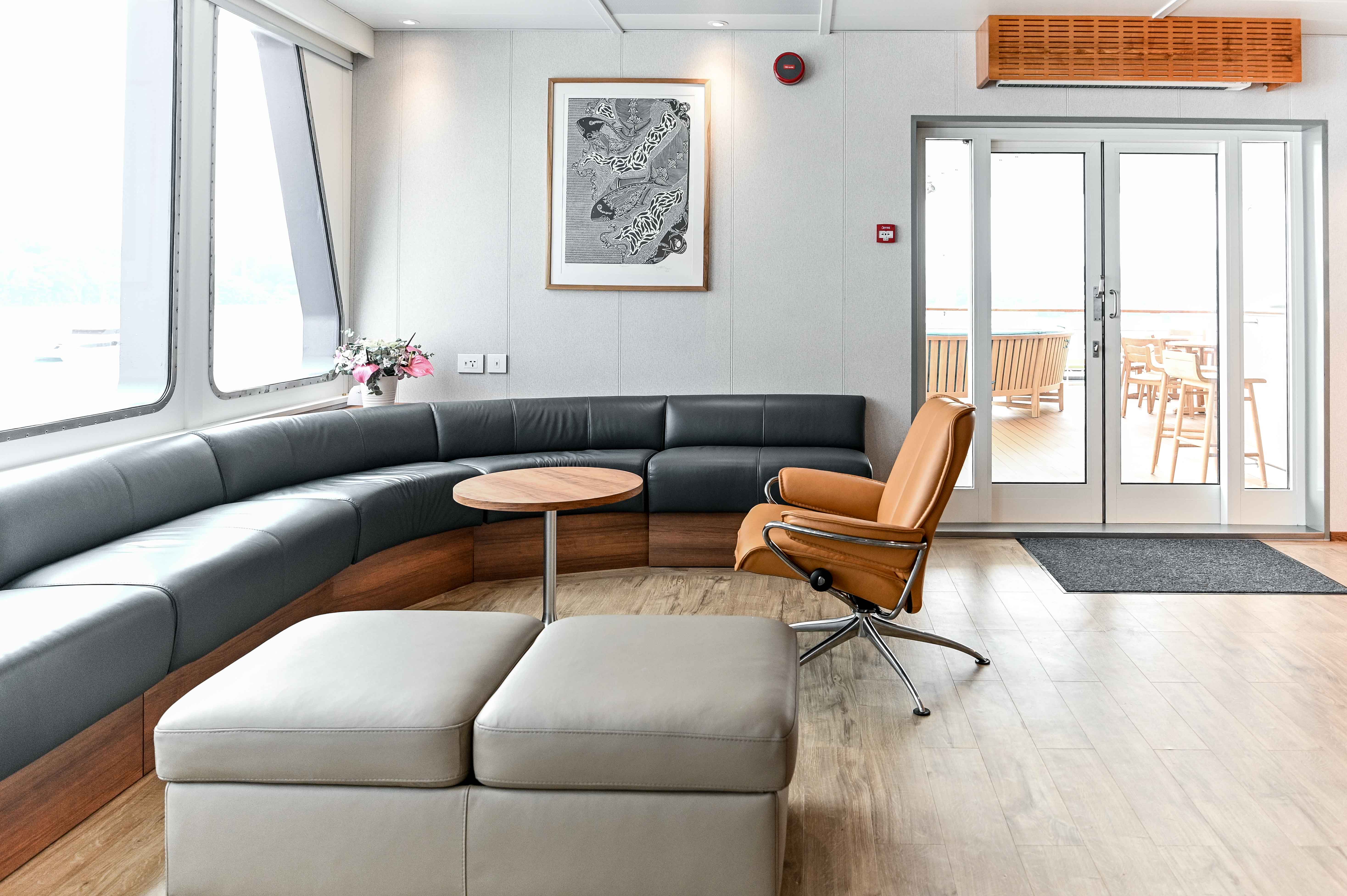 Coral Expeditions - Coral Adventurer - Lecture Lounge 4.jpg