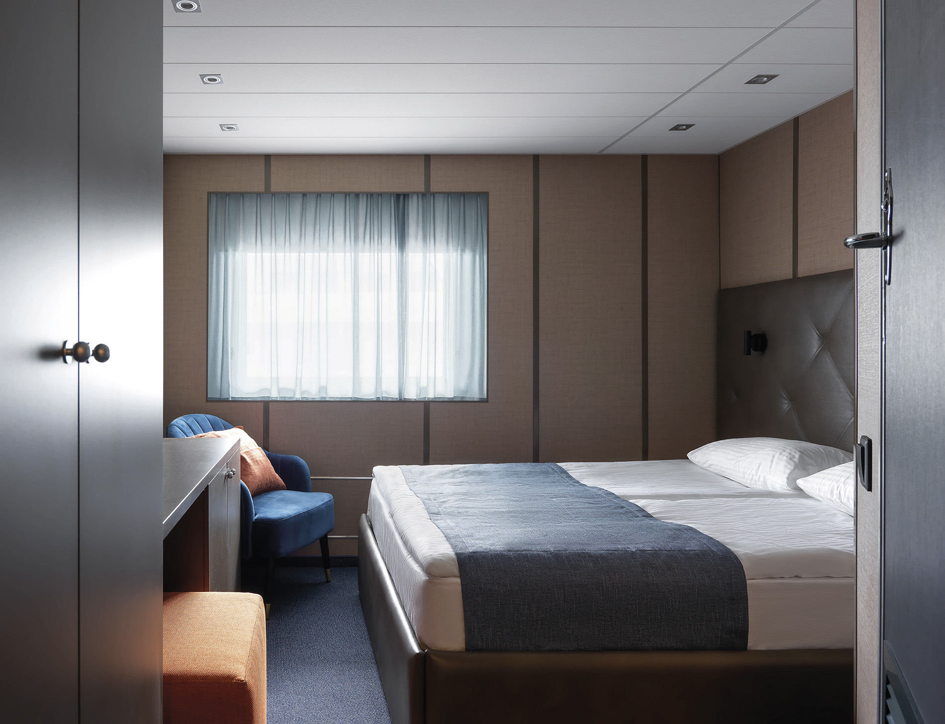 Emerald Waterways - MS Nizhny Novgorod - Accommodation - Deluxe.jpg
