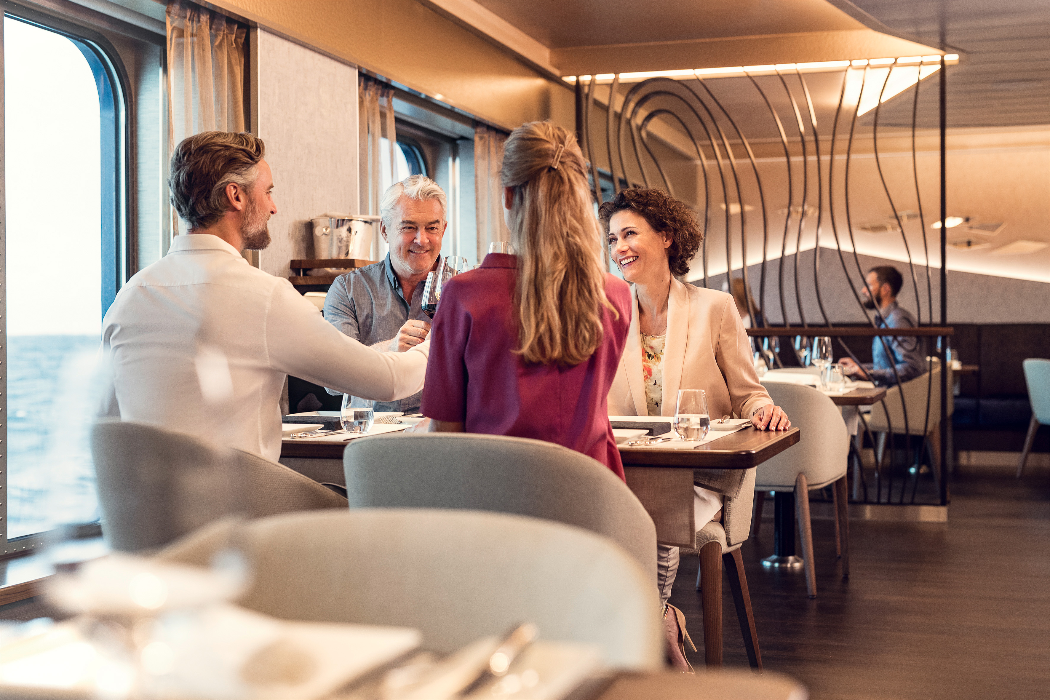 Hapag Lloyd Hanseatic Nature Speciality Restaurant Hamptons 1.jpg