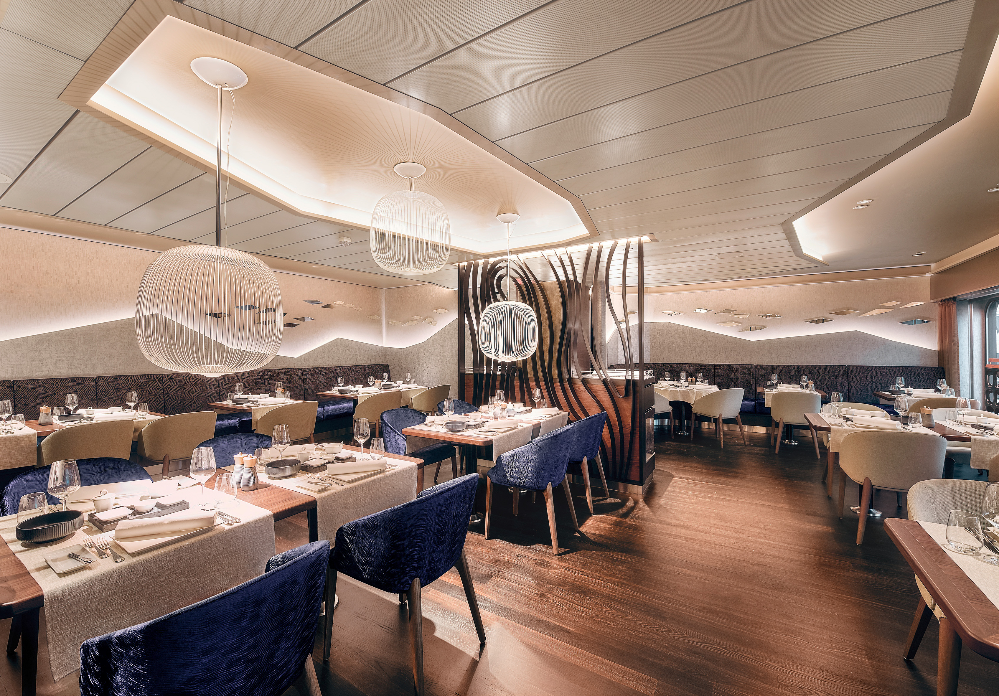 Hapag Lloyd Hanseatic Nature Speciality Restaurant Hamptons.jpg