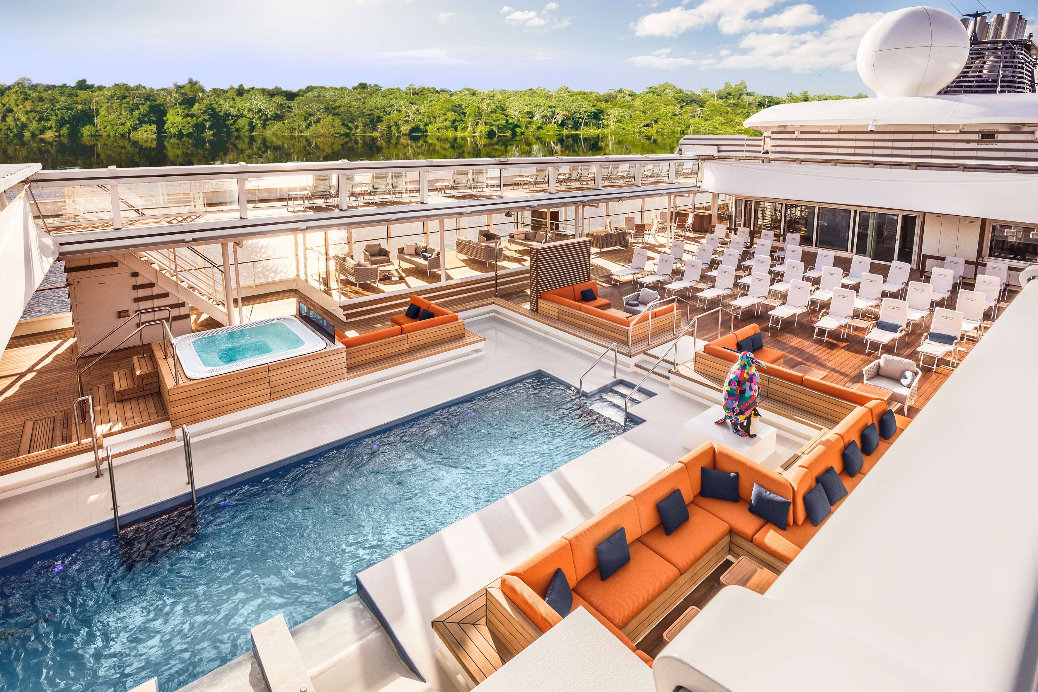 Hapag Lloyd Hanseatic Ships Pool Deck.jpg