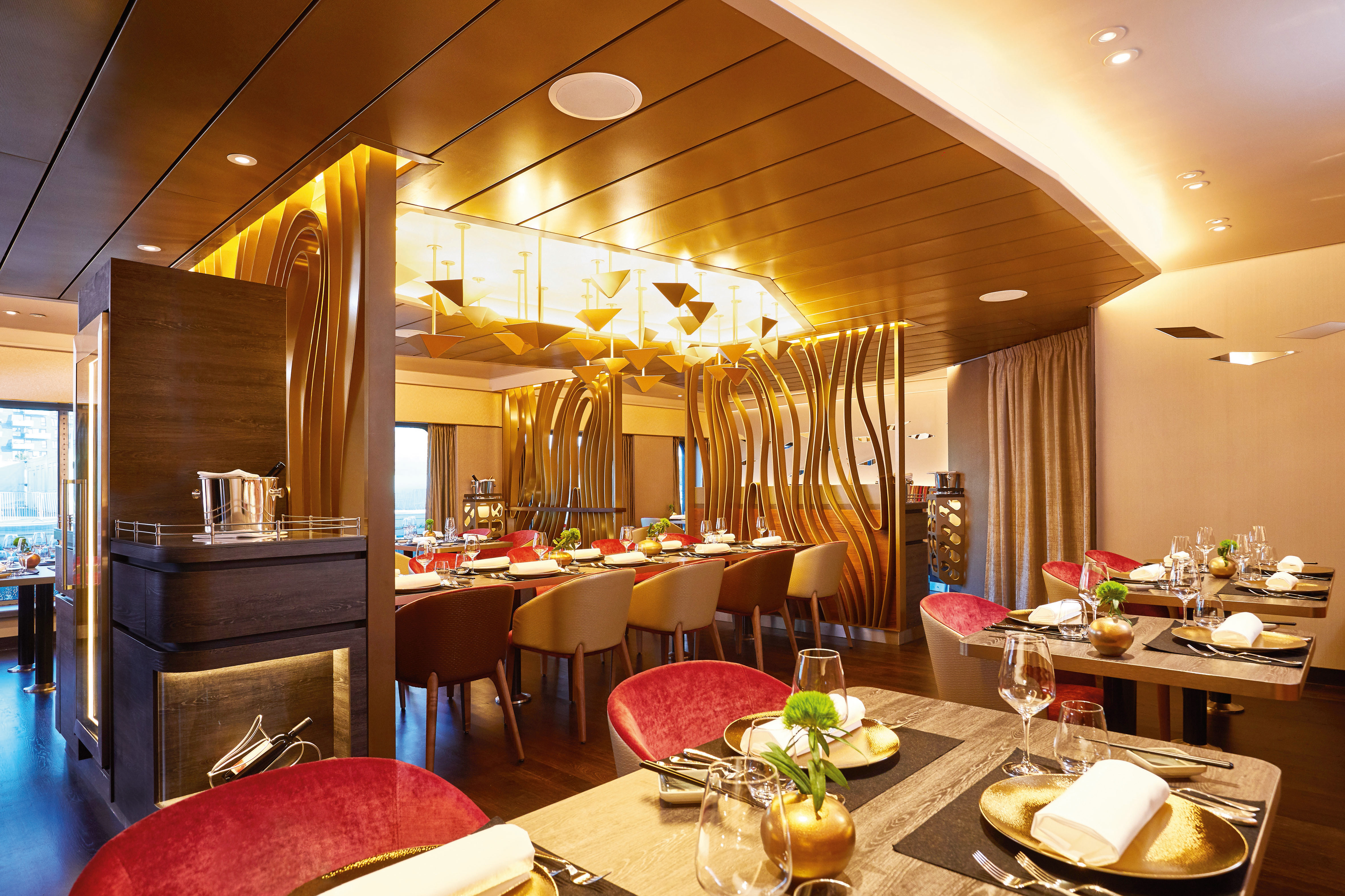Hapag Lloyd Hanseatic Inspiration speciality restaurant nikkei.jpg