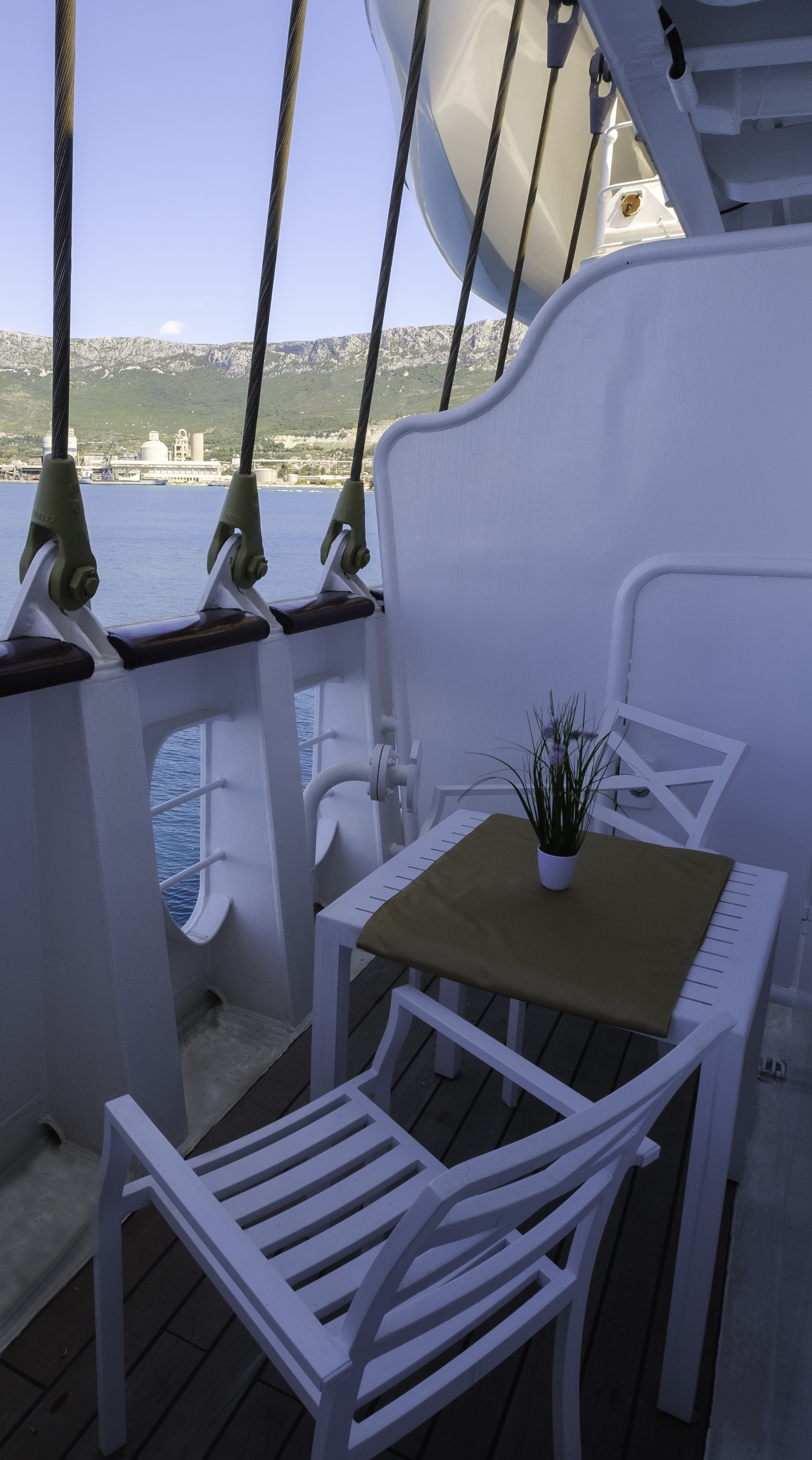 Tradewind Voyages - Golden Horizon - Accommodation - Cabin 1st Class.jpg