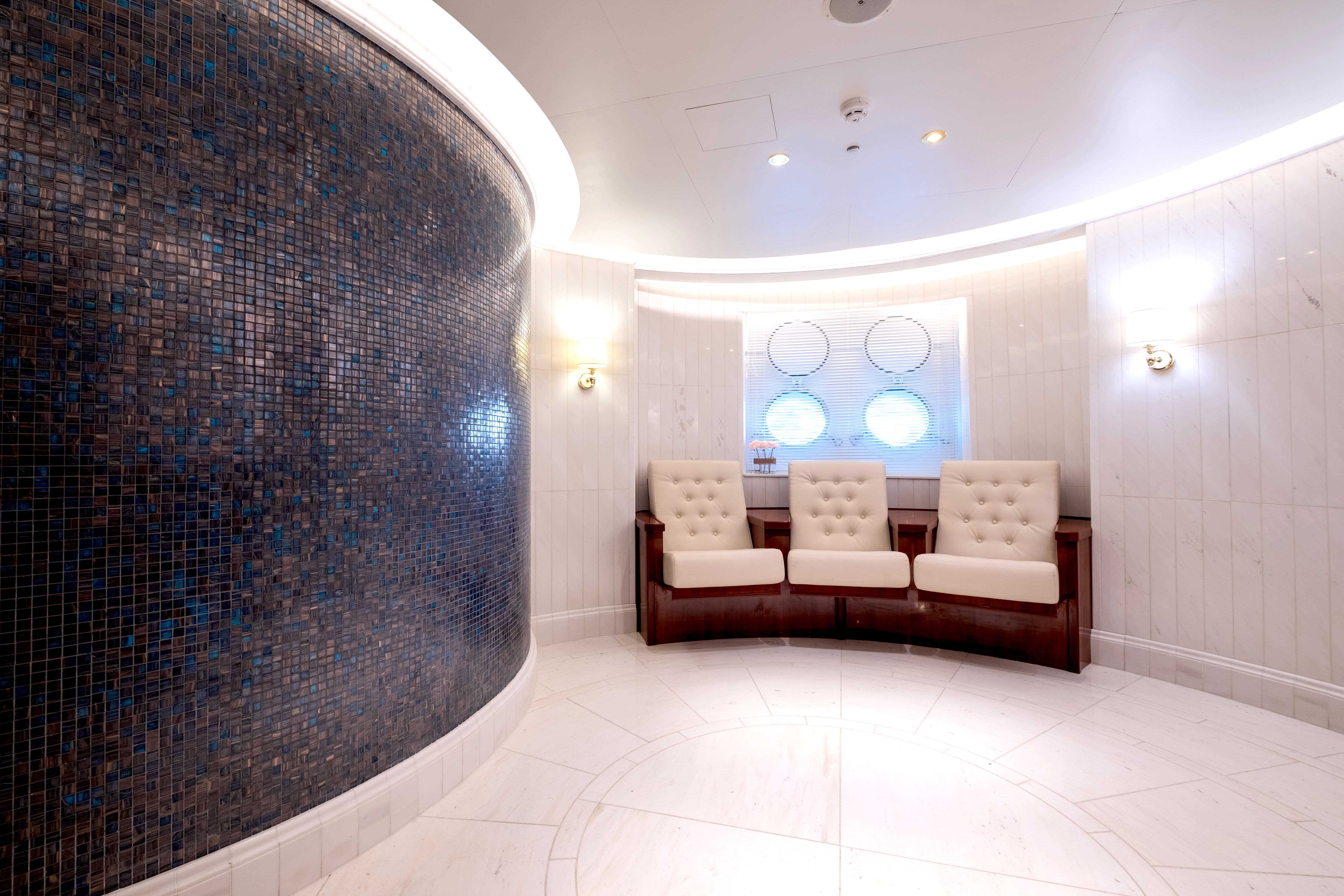 Tradewind Voyages - Golden Horizon - Spa Lounge _2_.jpg