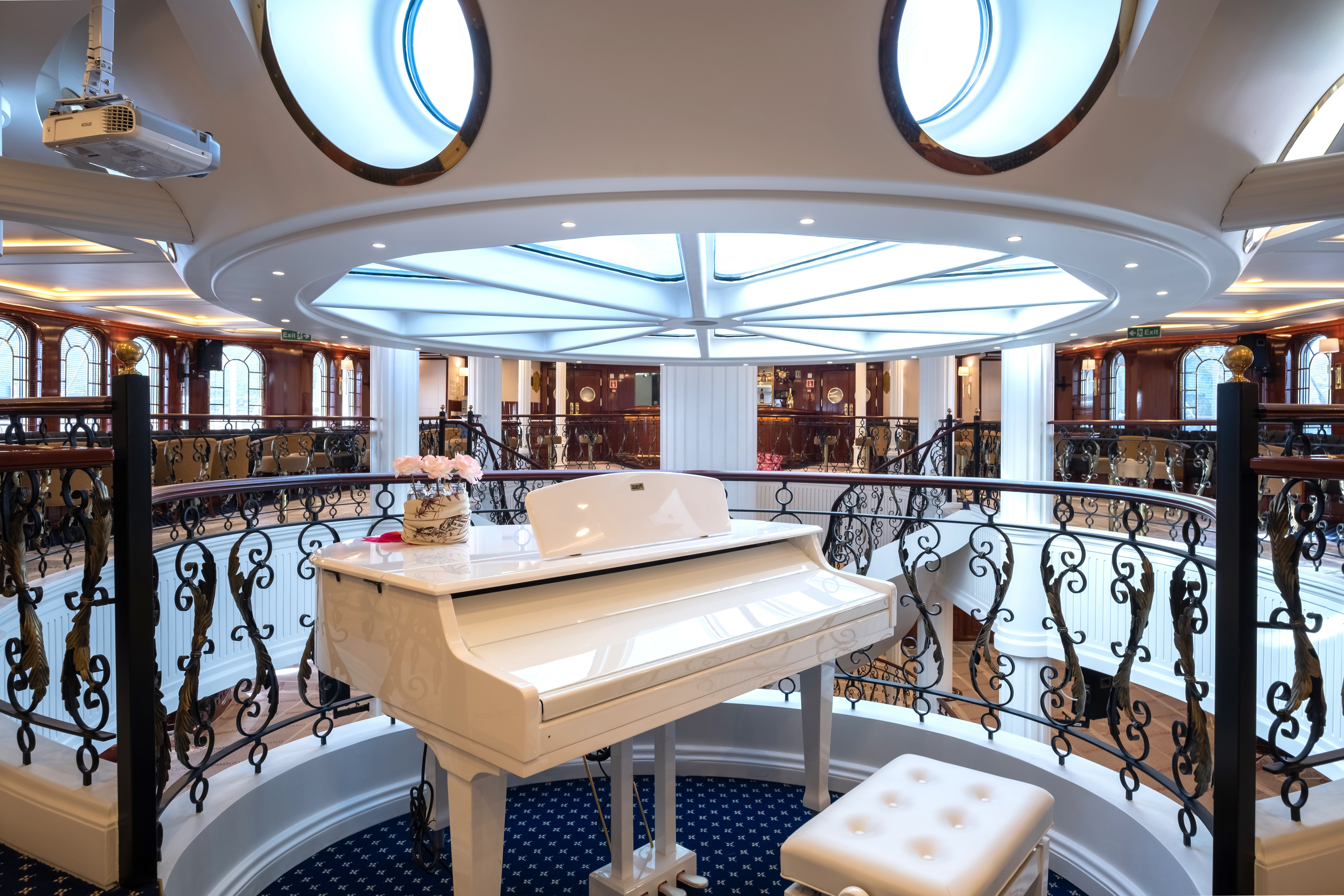 Tradewind Voyages - Golden Horizon - Piano Bar.jpg