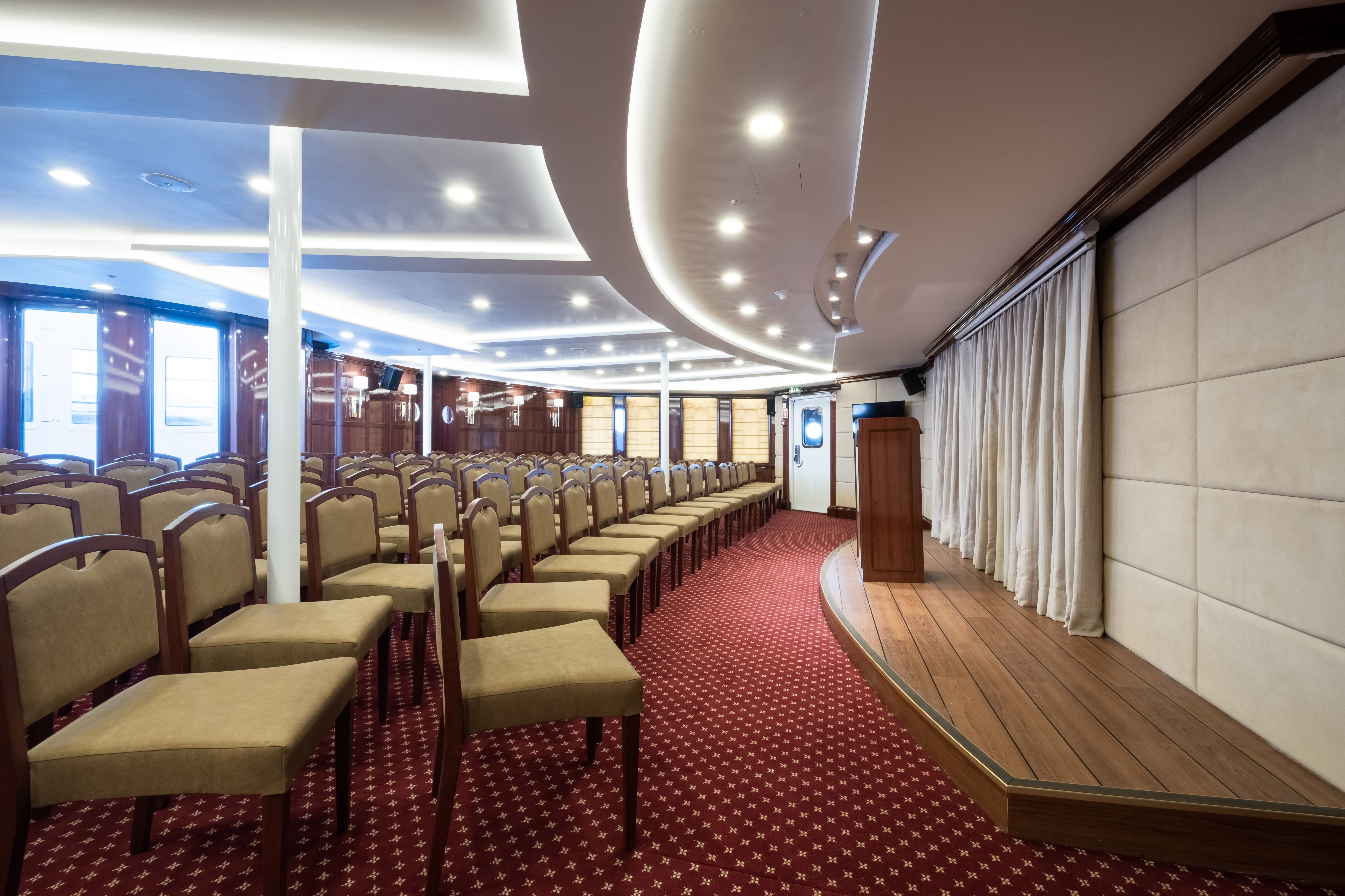 Tradewind Voyages - Golden Horizon - Multimedia room 2.jpg