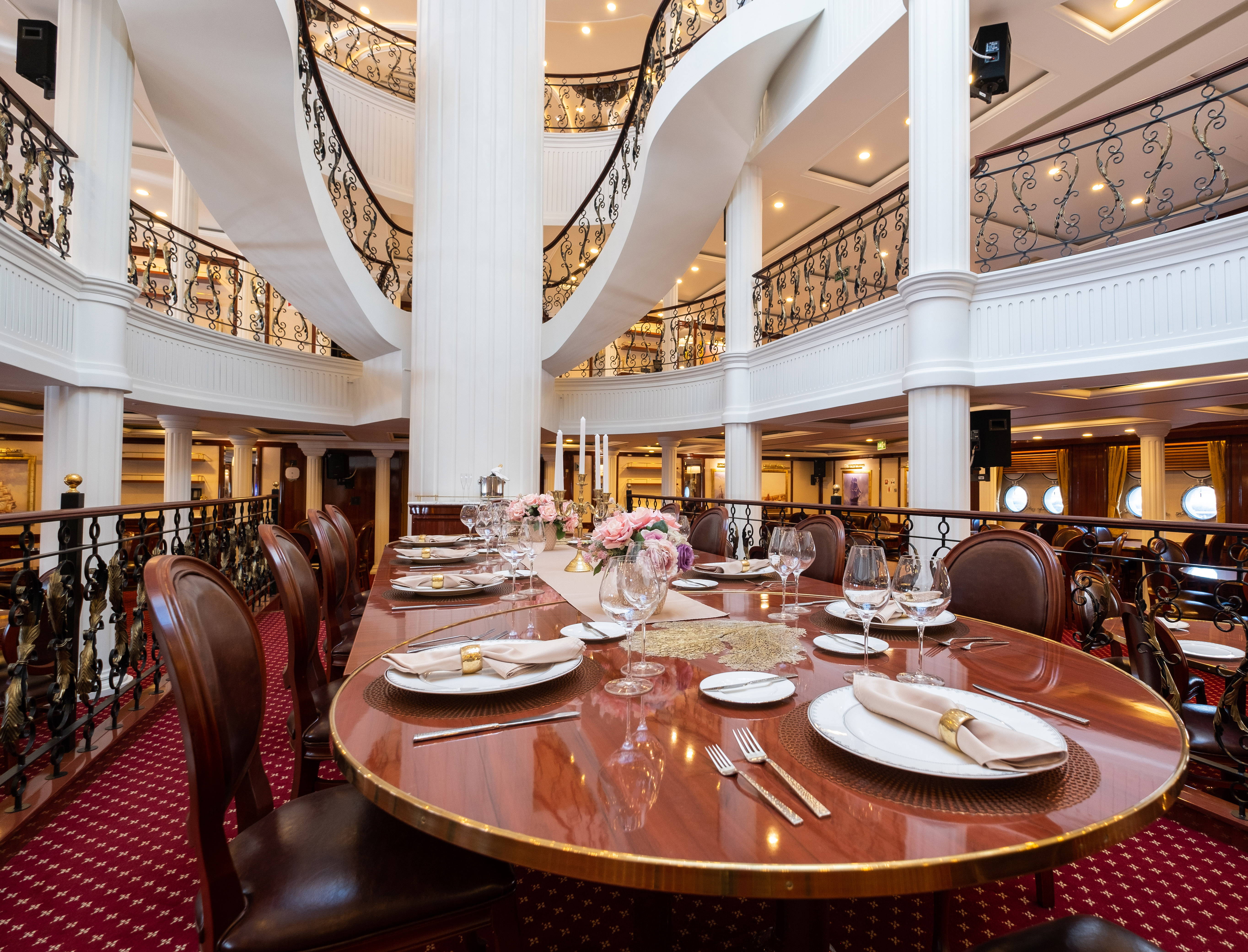 Tradewind Voyages - Golden Horizon - Restaurant 1.jpg