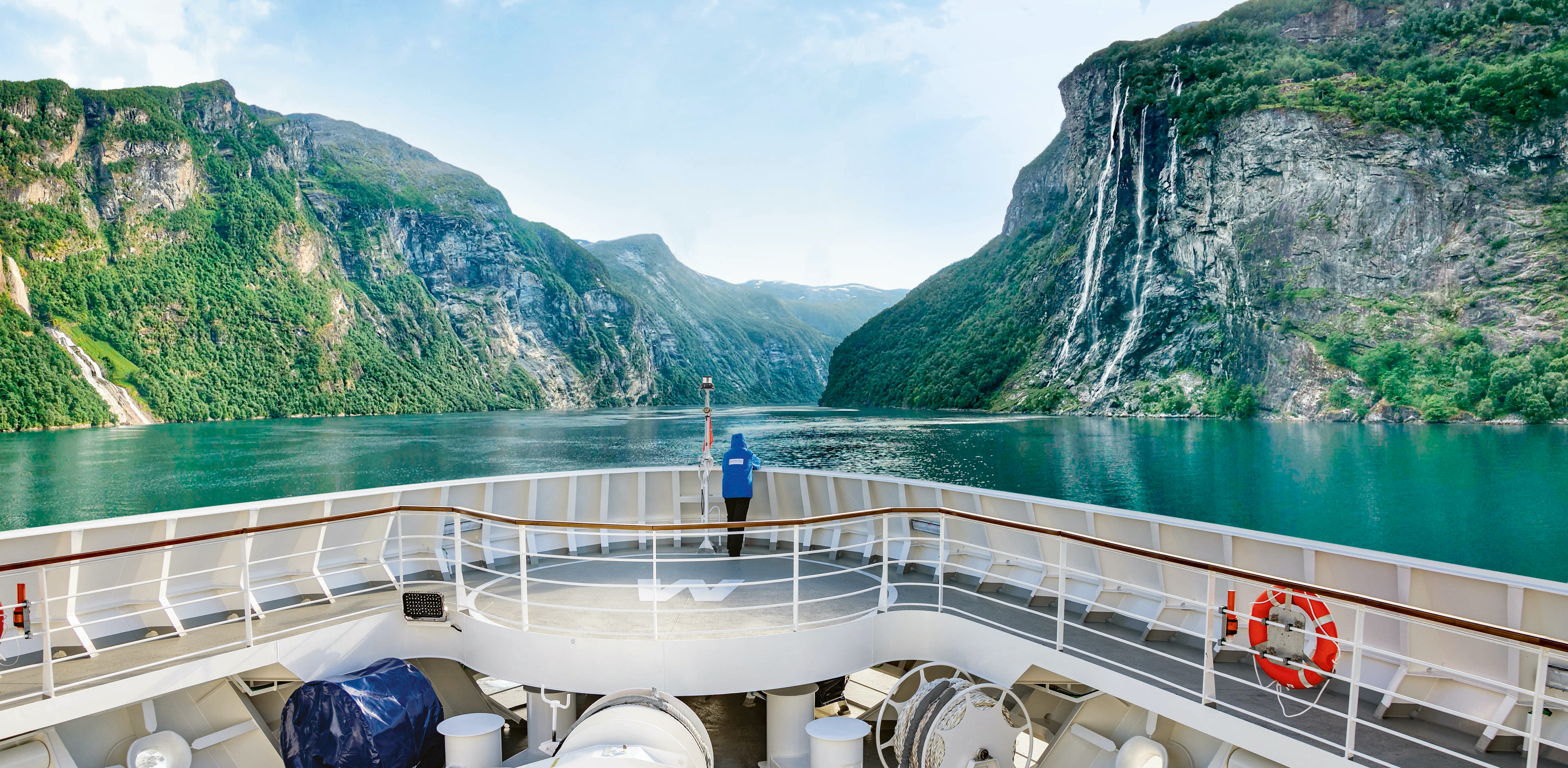 Hapag Lloyd Hanseatic SPI-INS-NAT Walk 2.jpg