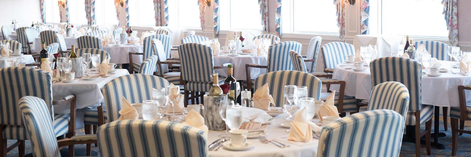 American Cruise Lines - America - Main Dining Room.jpg