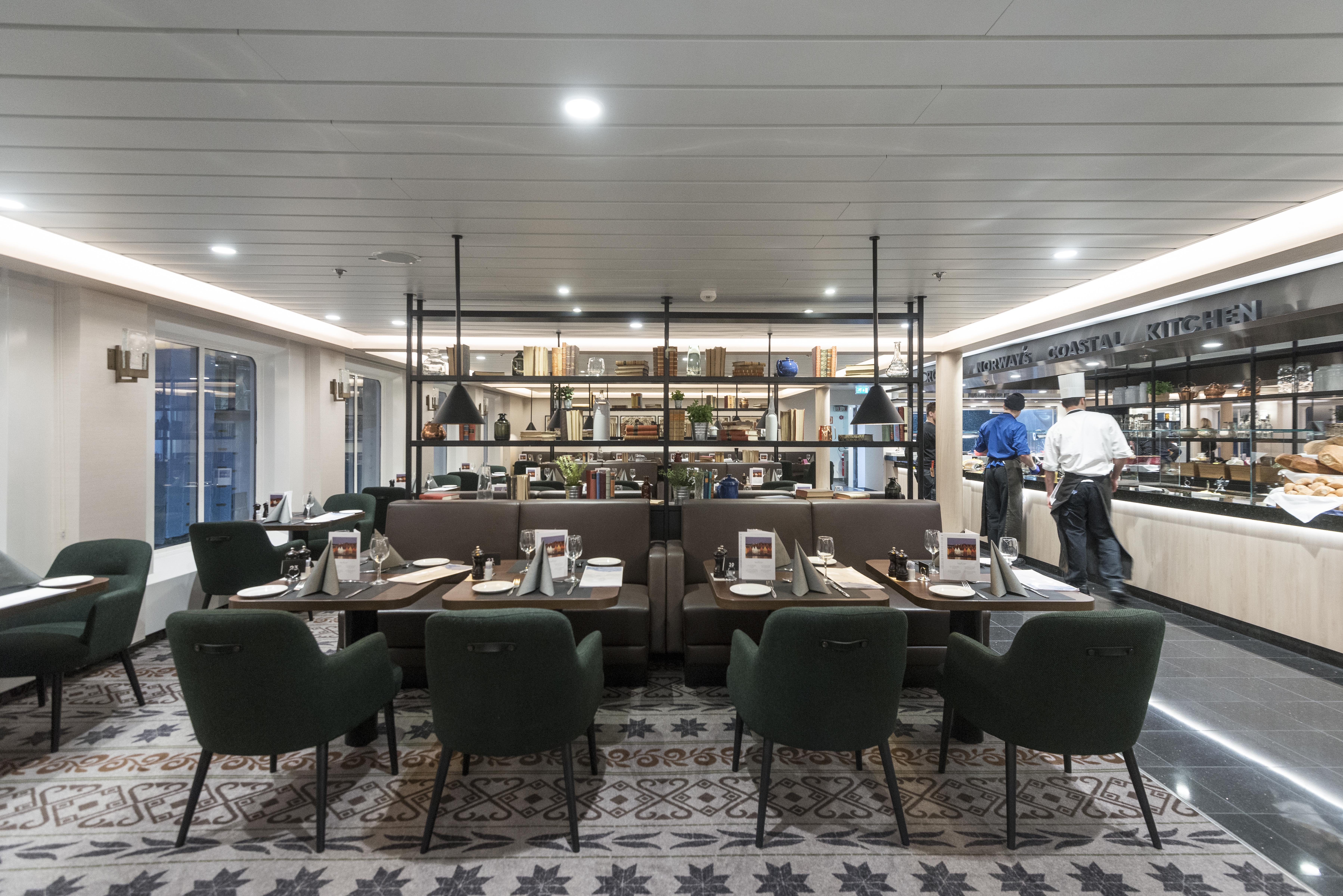 Hurtigruten - MS Nordnorge - Torget Main Dining.jpg