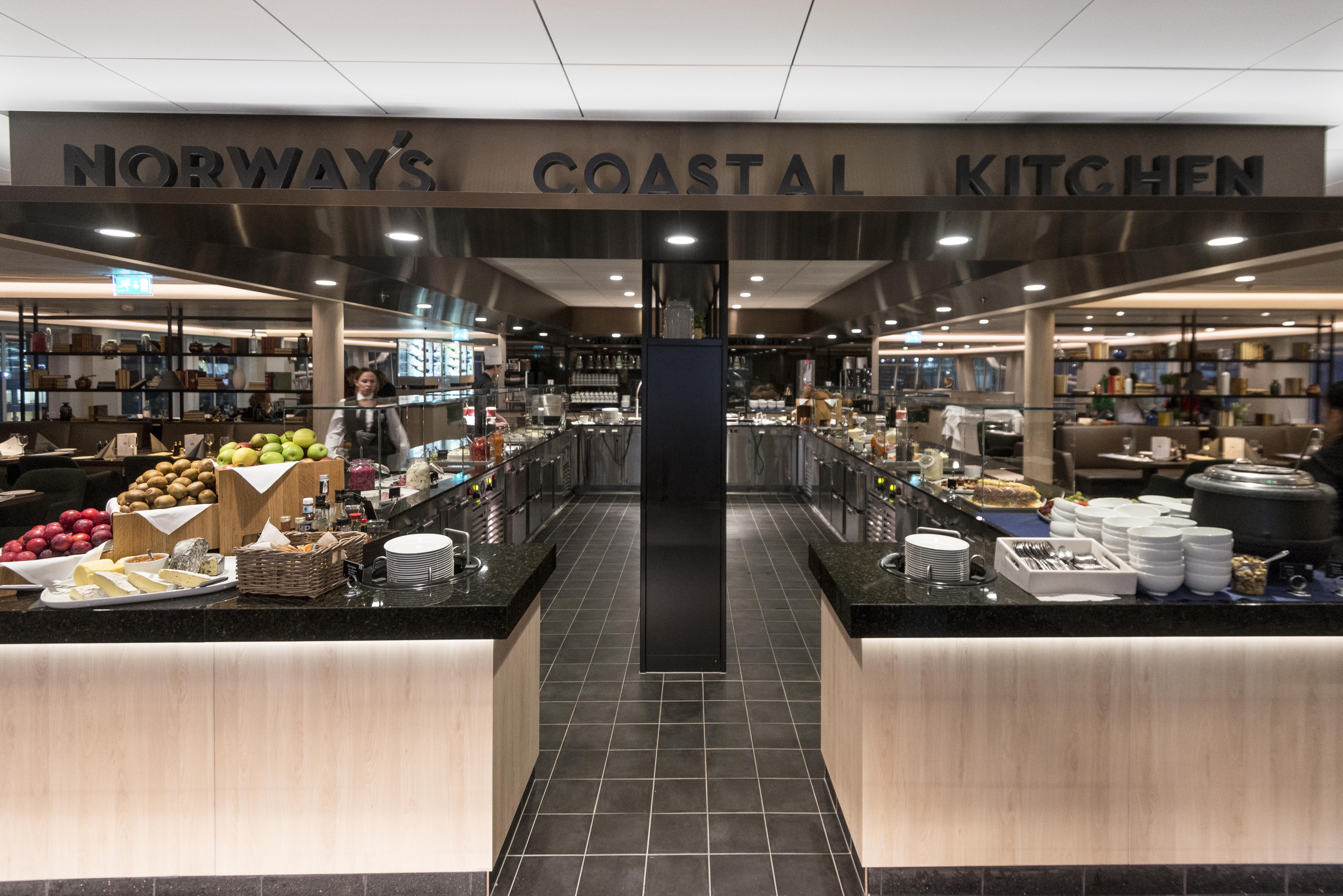 Hurtigruten - MS Nordnorge - Torget Main Dining 1.jpg