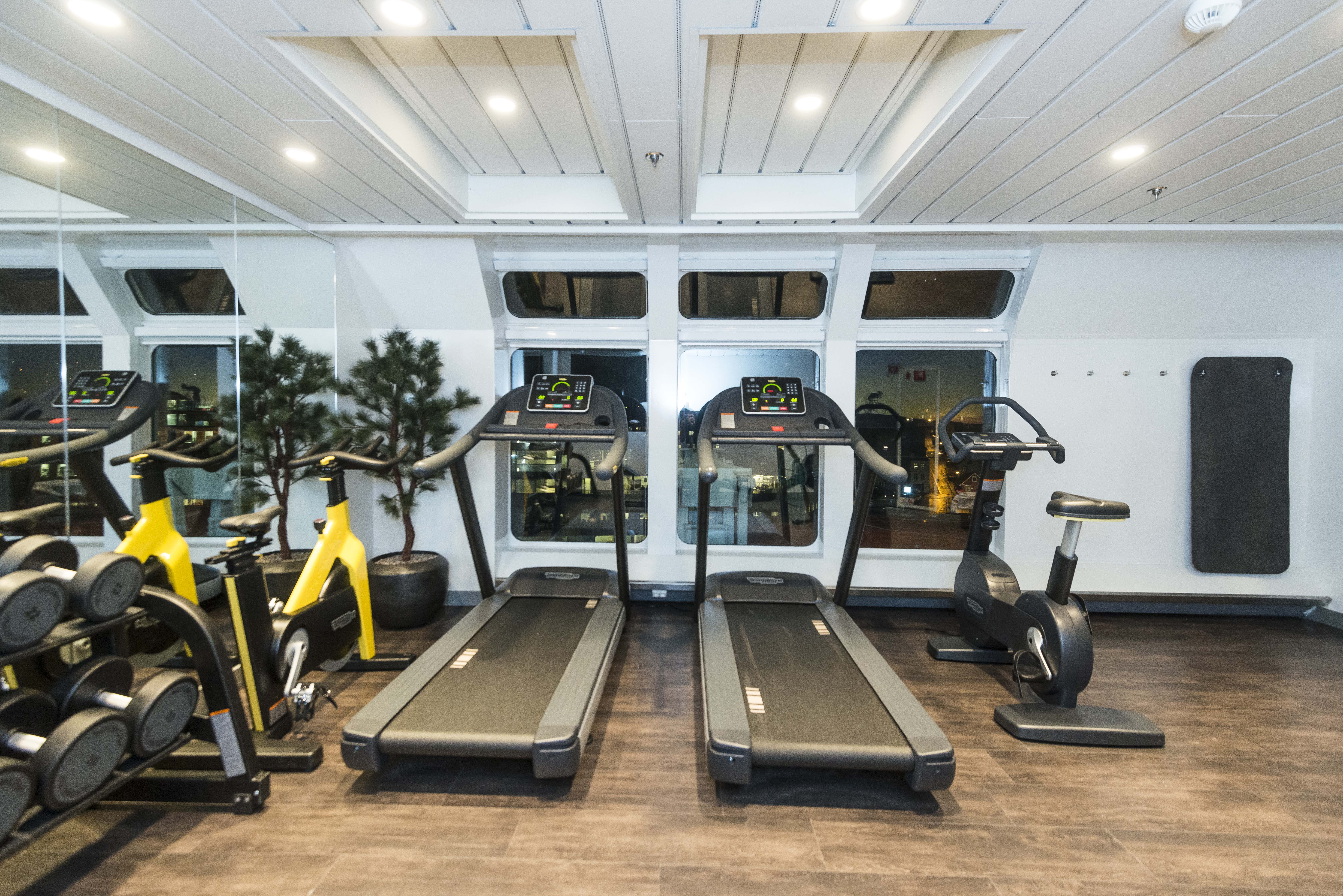Hurtigruten - MS Nordnorge - Fitness room.jpg