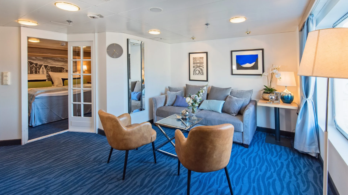 Hurtigruten - MS Polarlys - Expedition Suite M4 _3_.png