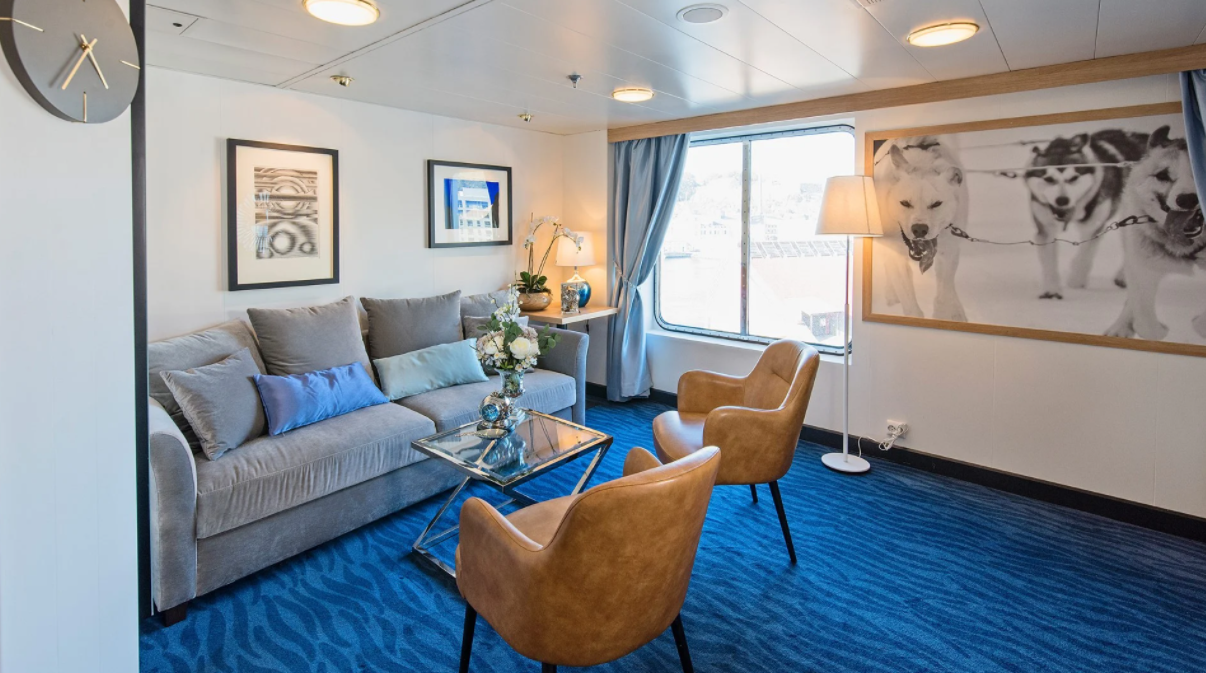 Hurtigruten - MS Polarlys - Expedition Suite M4 _4_.png