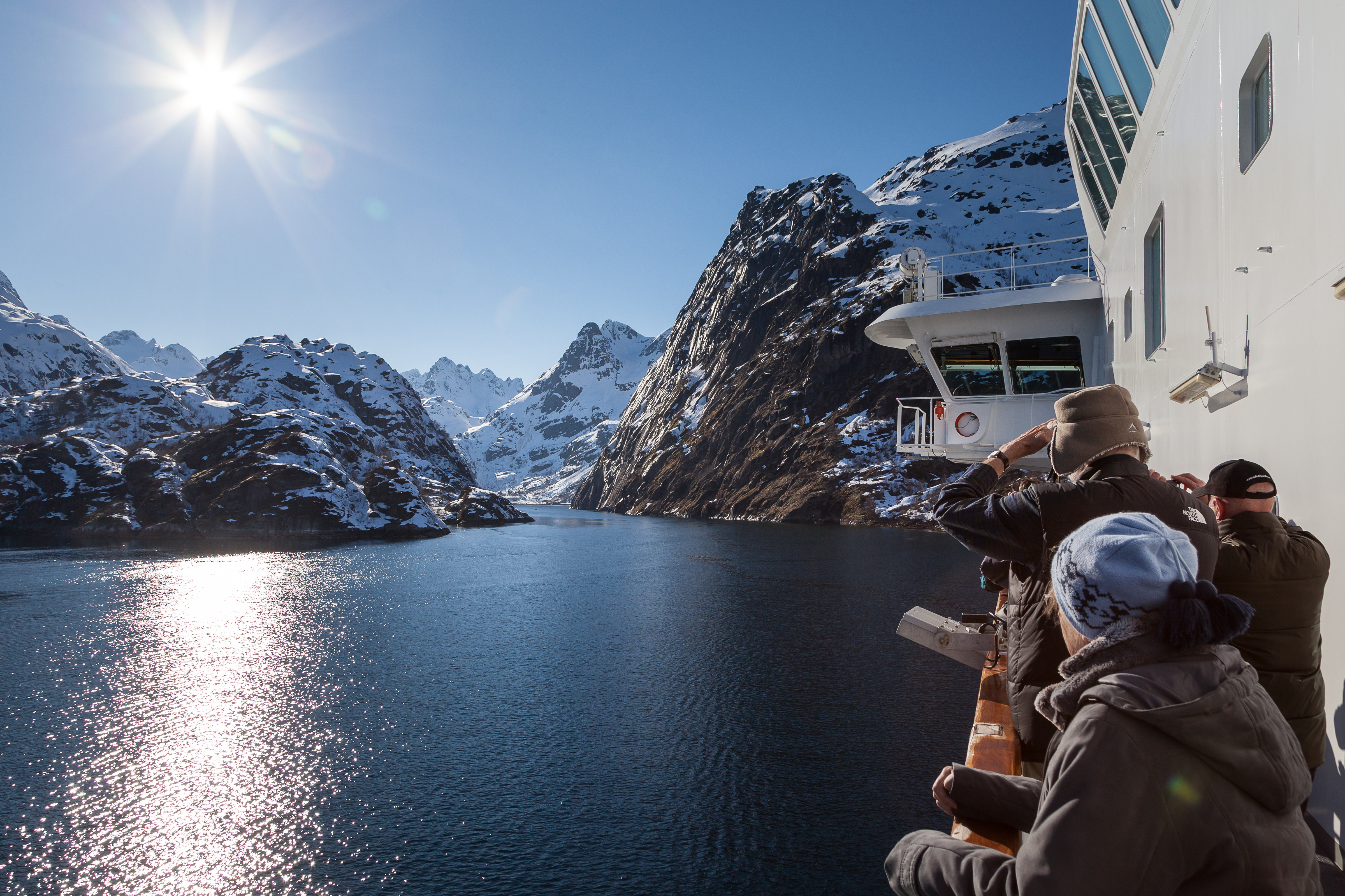 Hurtigrutenn - MS Polarlys - Outdoor walking deck.jpg