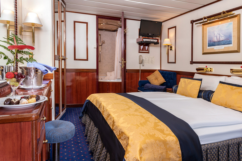 Category 1 - Deluxe Deck Cabins
