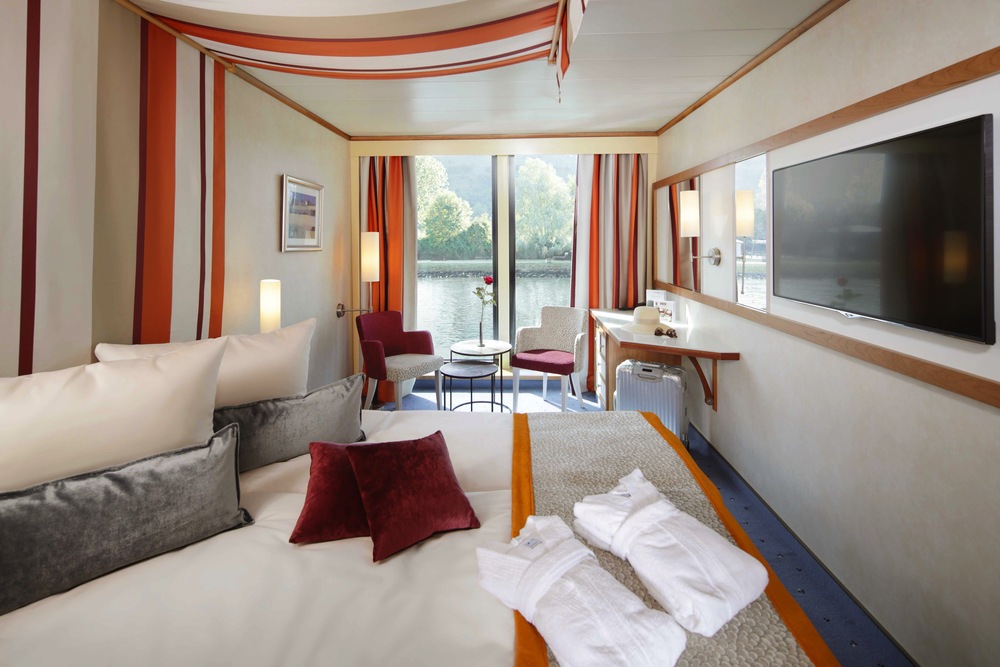 2-Bed Outside Cabin With Panorama Window, B