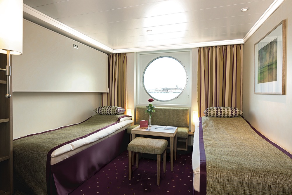 2-bed outside cabin with additional bed, S