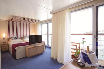 2-bed balcony suite, F