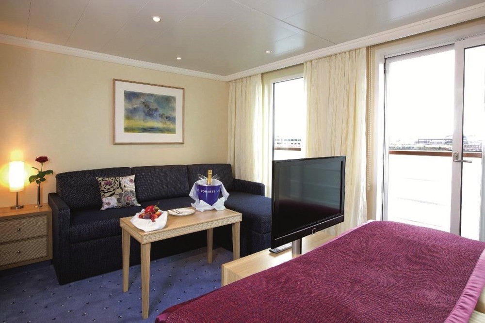 2-bed junior suite with Juliette balcony, E