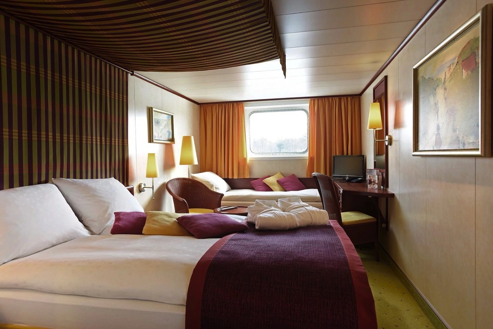 2-Bed Outside Cabin With Panorama Window, B