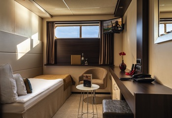 C-SNG Cabin with Panoramic Window