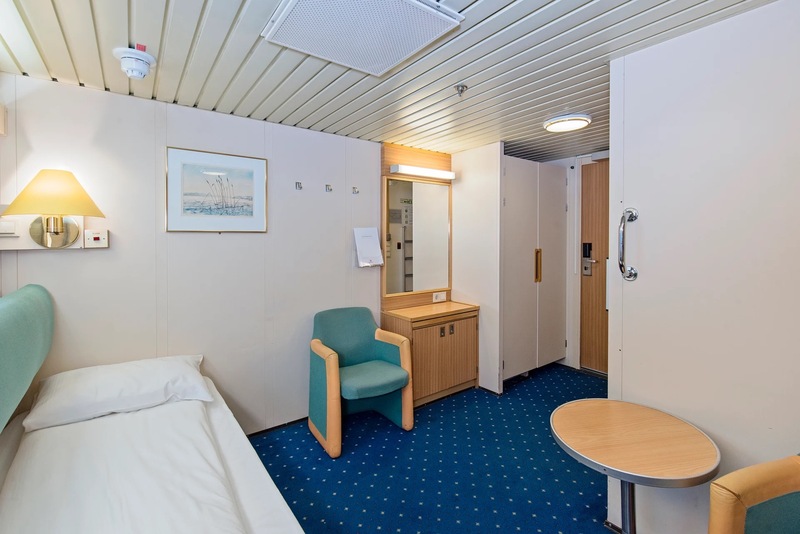 Polar Outside | Accessible cabin on lower deck with window