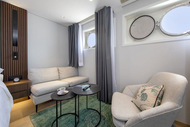 Emerald Stateroom