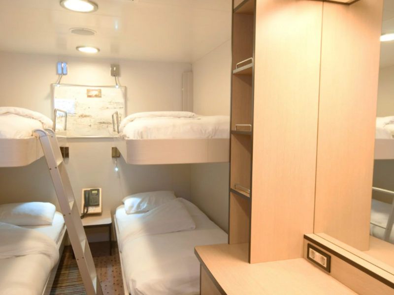 Polar Inside | Inside cabin - Middle deck for up to 4 travellers