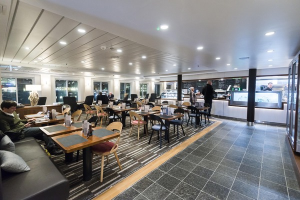 Hurtigruten - MS Nordnorge - Brygga Bistro.jpg