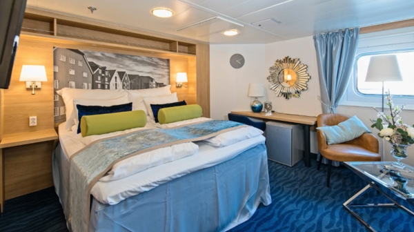 Hurtigruten - MS Polarlys - Expedition Suite Q2 _2_.png