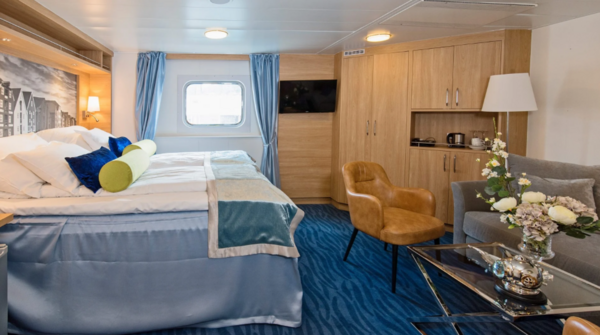 Hurtigruten - MS Polarlys - Expedition Suite Q4.png