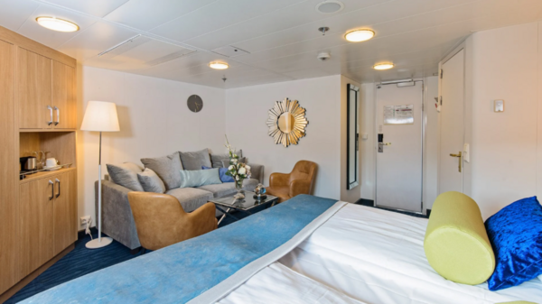 Hurtigruten - MS Polarlys - Expedition Suite Q4 2.png