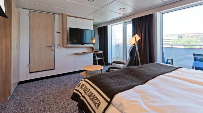 Arctic Superior | Outside cabin with balcony
