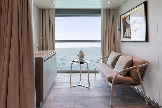 Deluxe Veranda Suite