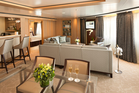 Seabourn Sojourn SIGNATURE SUITE.jpg
