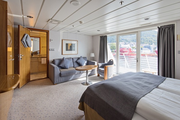 Hurtigruten MS Maud Expedition Suite M2 1.JPG