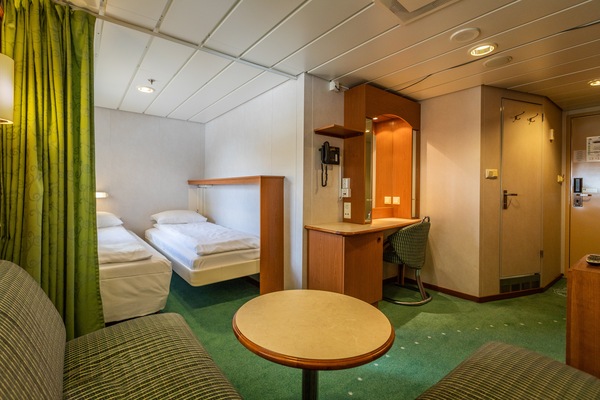 Hurtigruten MS Maud Outside Cabin QJ 0.JPG