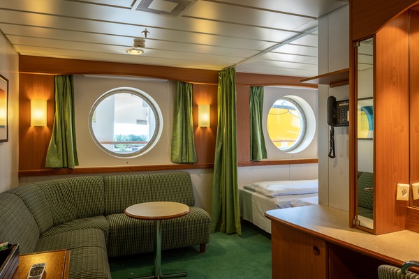 Hurtigruten MS Maud Outside Cabin QJ 1.jpg