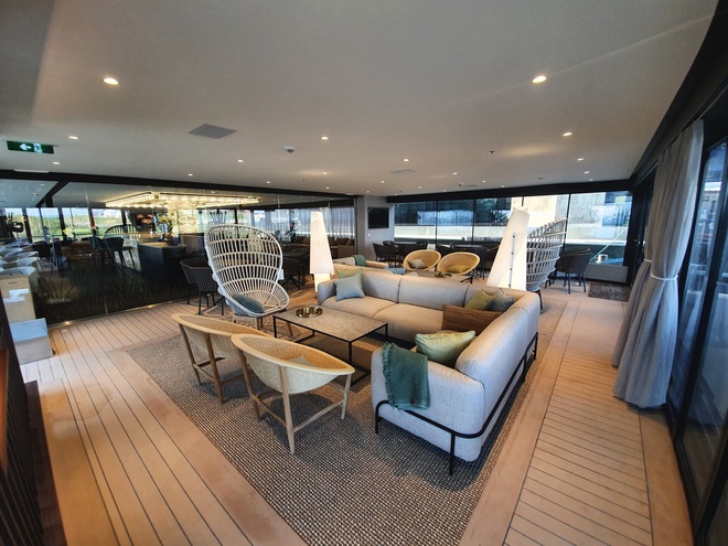 Alfresco Lounge