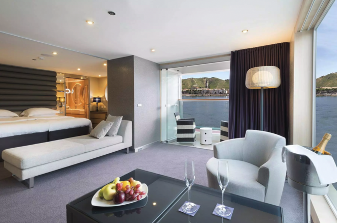 Royal One-Bedroom Suite