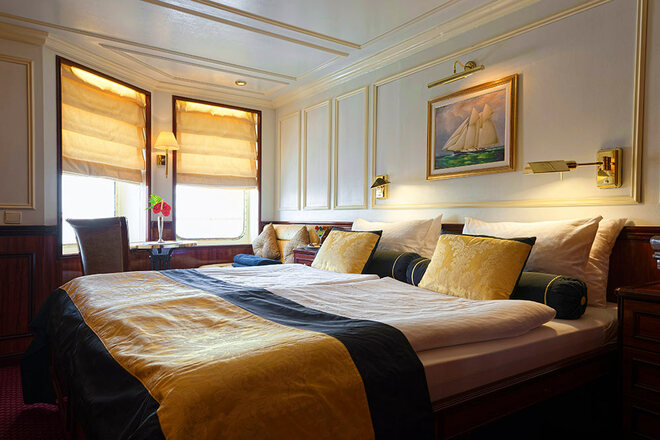 Deluxe Outside Suite