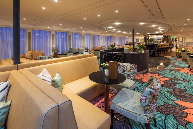 Main Lounge & Bar