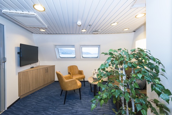 Hurtigruten Coastal Express MS Nordnorge Expedition Suite M4 - CREDIT Tor Farstad and Hurtigruten 1.jpg