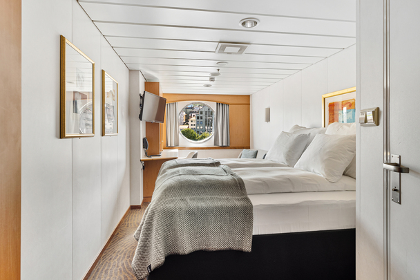 Expedition Suite | Mini suite on middle deck