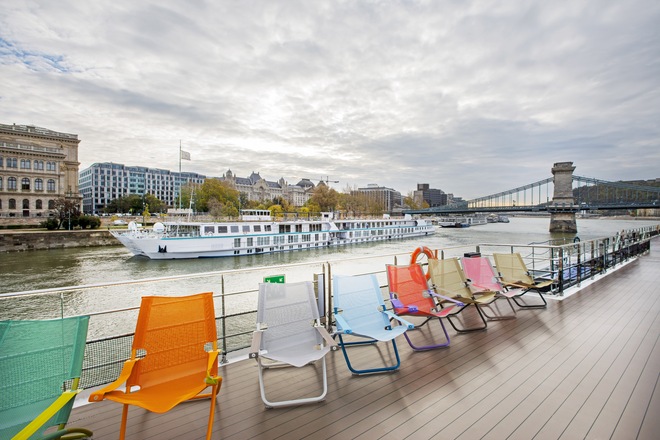 Vista Deck