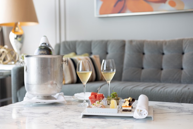 24 Hours In-Suite Dining
