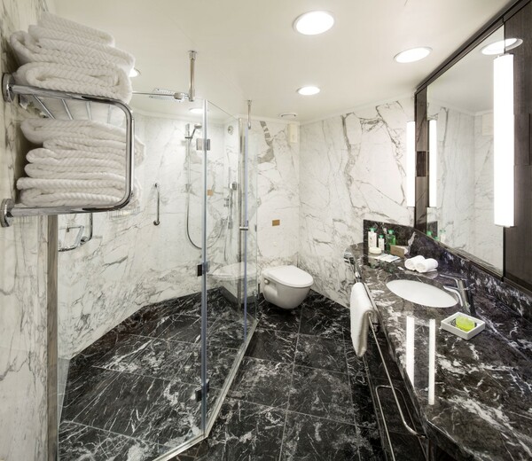 Oceania Nautica - Owners Suite, Bathroom.jpg