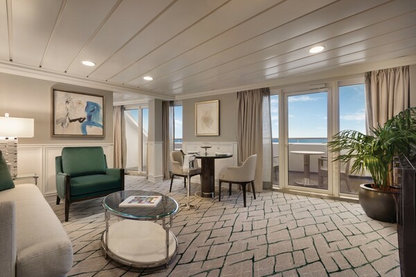 Oceania Nautica - Vista Suite 4.jpg